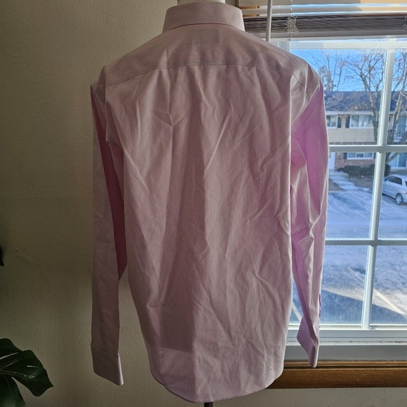 UNTUCKit Medium Mens Douro Wrinkle Free Button Down Relaxed Fit Pinstripe Shirt - Picture 6 of 9